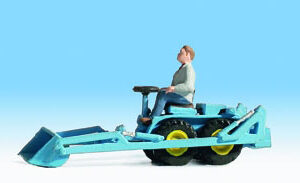 RestpostenKleintraktor mit Frontlader