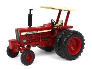 Farmall 856 mit breiter Vorderachse und Zwillingsbereifung hinten