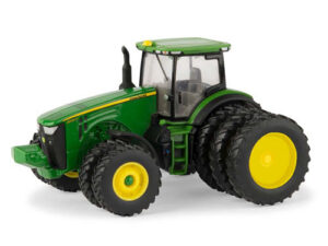 John Deere 8400R mit Drillingsbereifung hinten und Zwillingsbereifung vorne