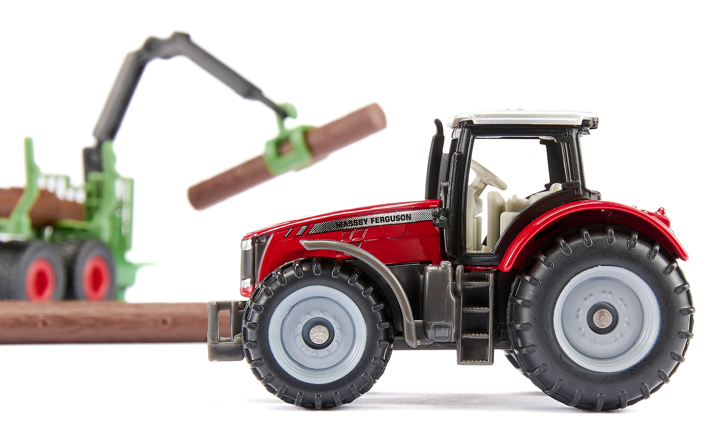 Massey Ferguson mit Forstanhänger (lieferbar ab 1.Halbjahr 2026) – Bild 4