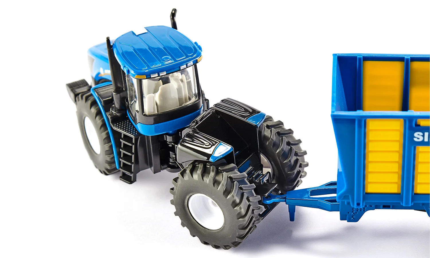 New Holland T9.560 mit tandem Silagewagen – Bild 5